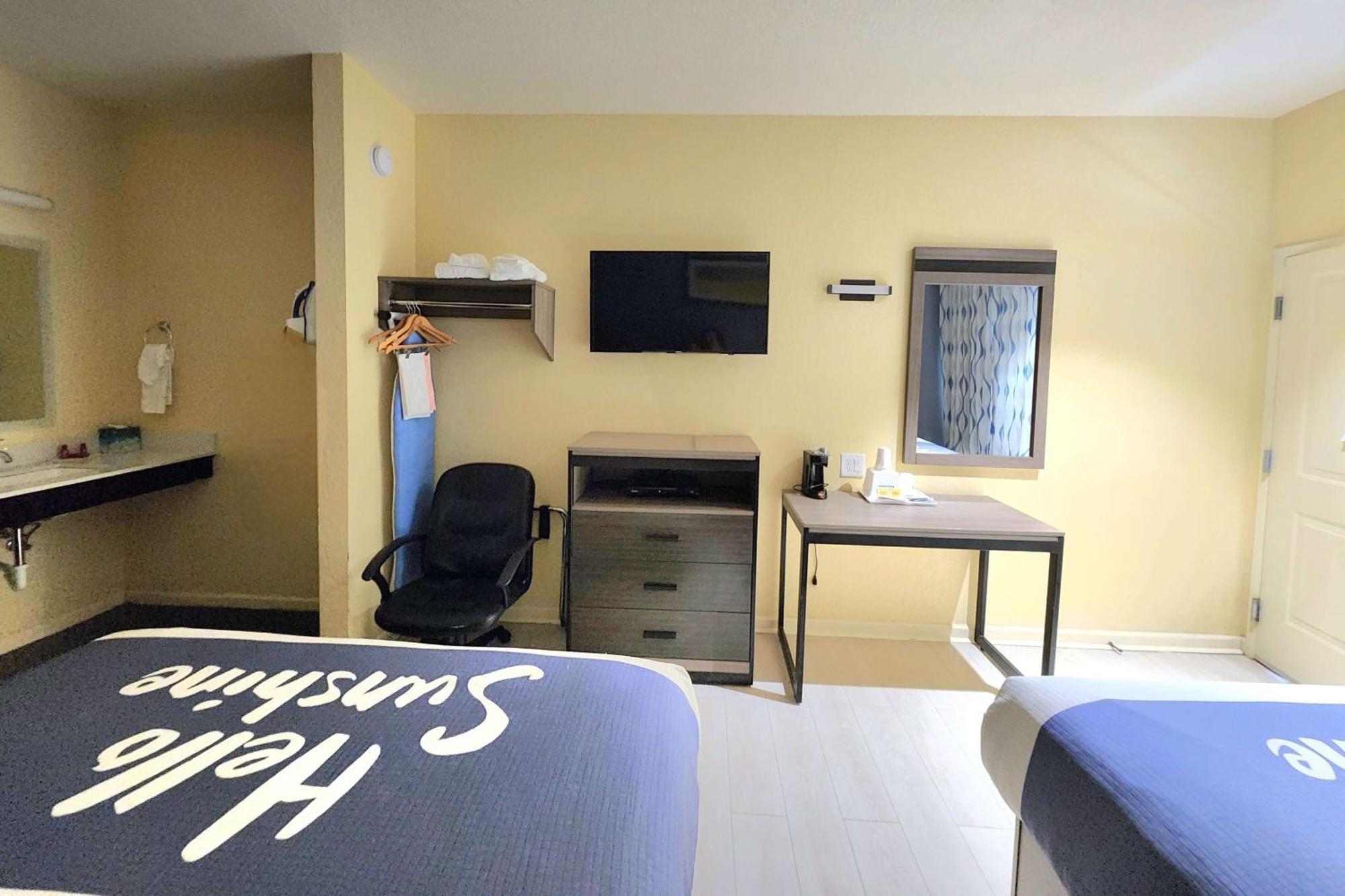 Days Inn By Wyndham Freeport Luaran gambar