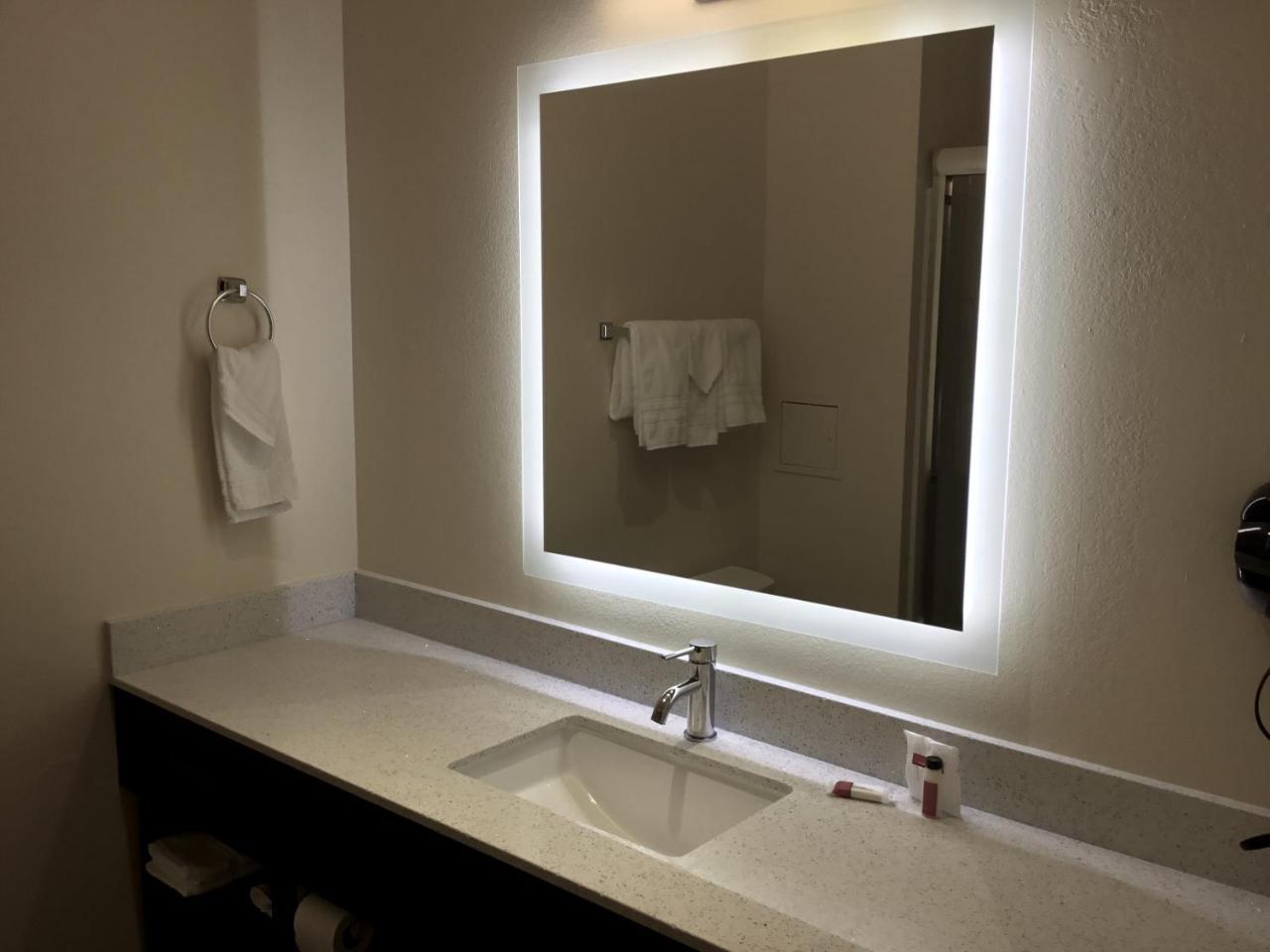 Days Inn By Wyndham Freeport Luaran gambar